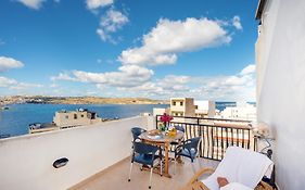 Seashells 2 Bedroom Apartment With Sunny Terrace With Stunning Sea Views - By Getawaysmalta